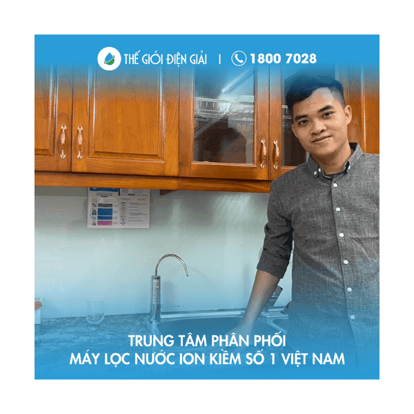 khach-hang-lap-may-loc-nuoc-ion-kiem-panasonic-tk-ab50-nhat-ban