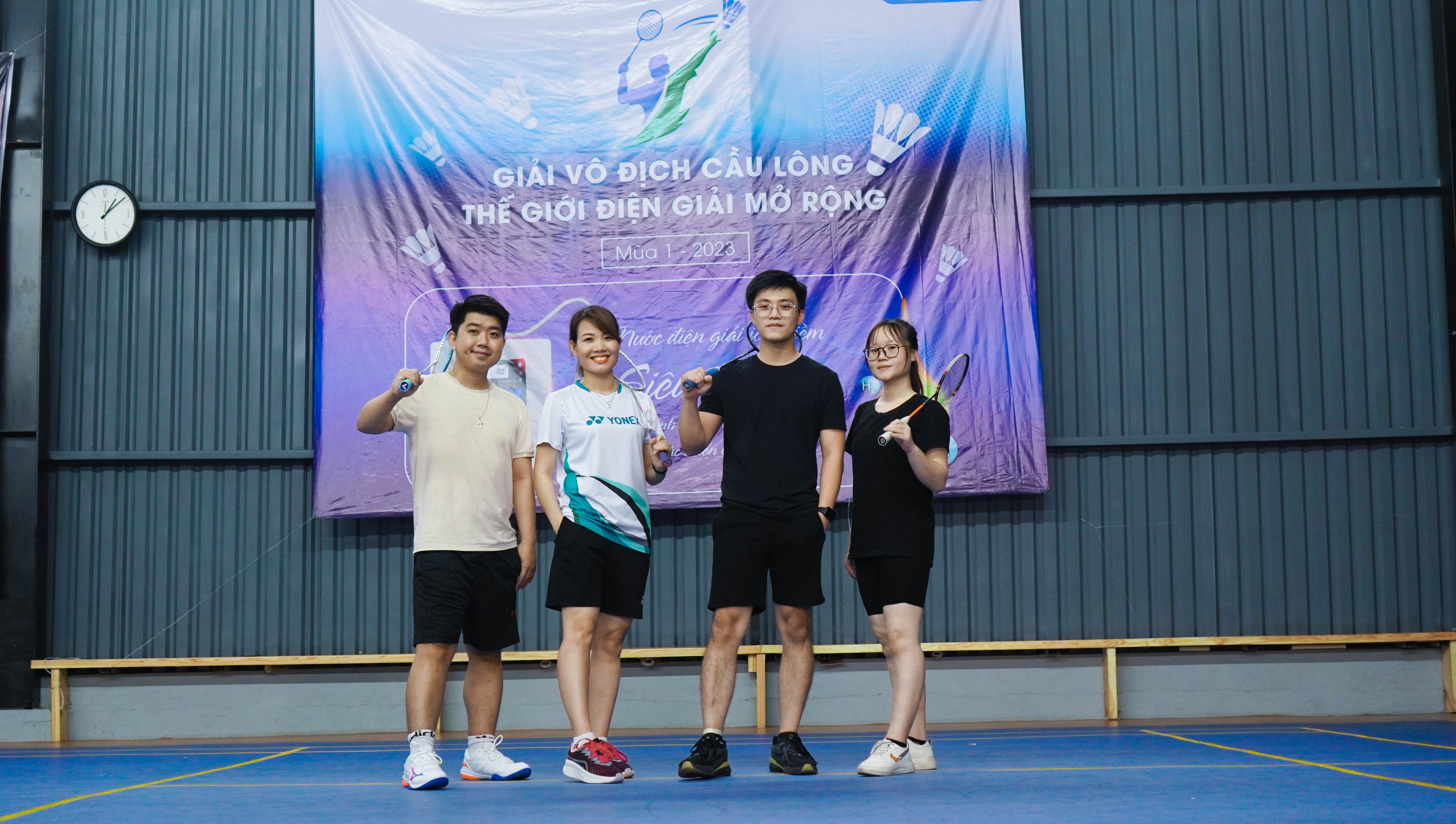 đội hình thí sinh tham gia thi đấu tại giải cầu lông Thế Giới Điện Giảii