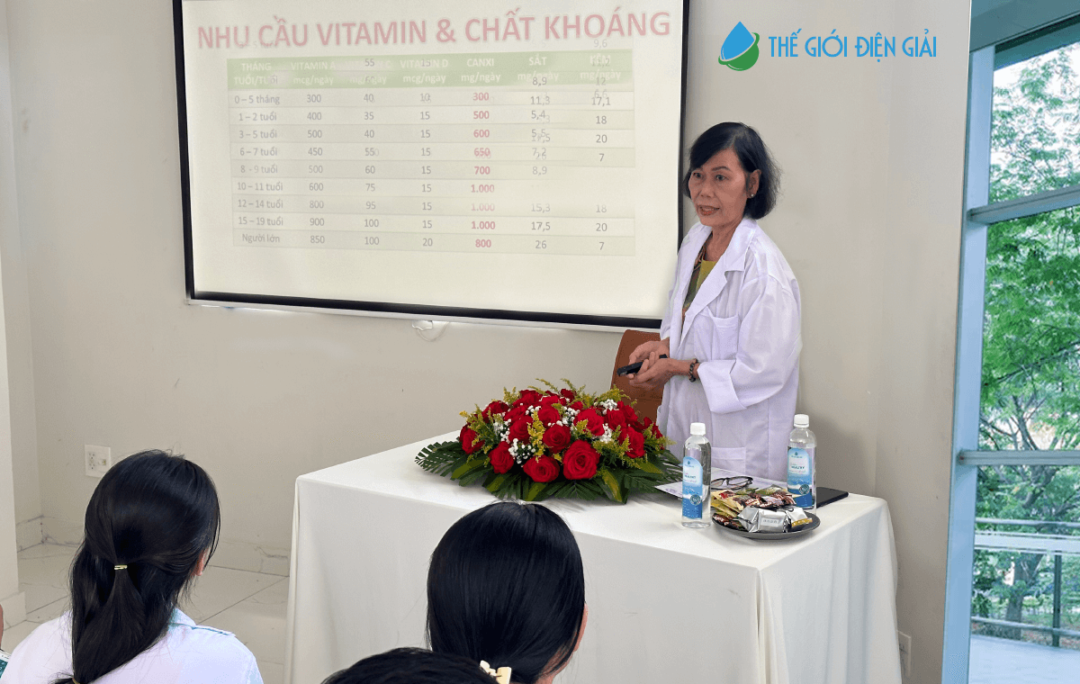 Nhờ những chia sẻ chi tiết của bác sĩ Lê Kim Huệ, buổi training đã hé mở thêm nhiều điều thú vị và bổ ích.
