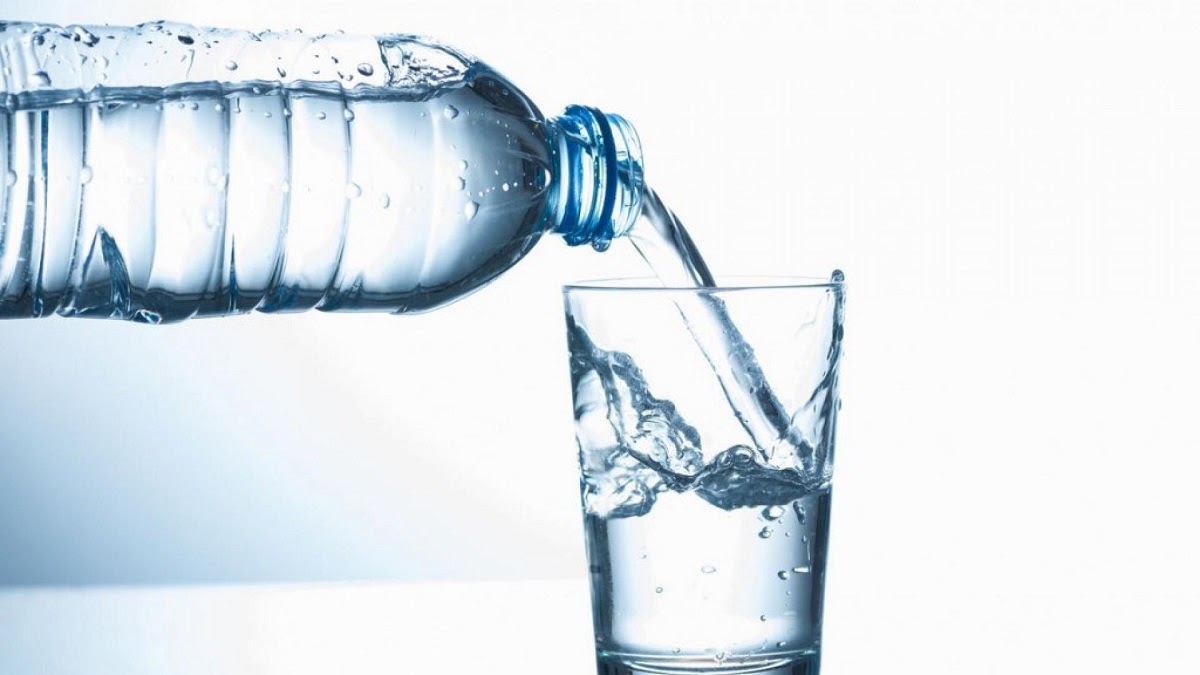 Sử dụng nước kiềm đóng chai ảnh hưởng xấu đến môi trường