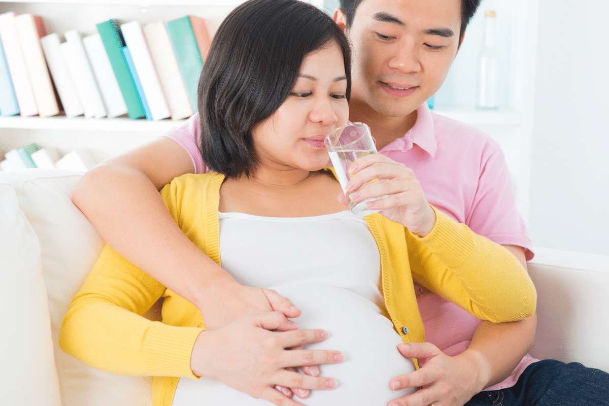 Nước điện giải có tác dụng tích cực với phụ nữ mang thai
