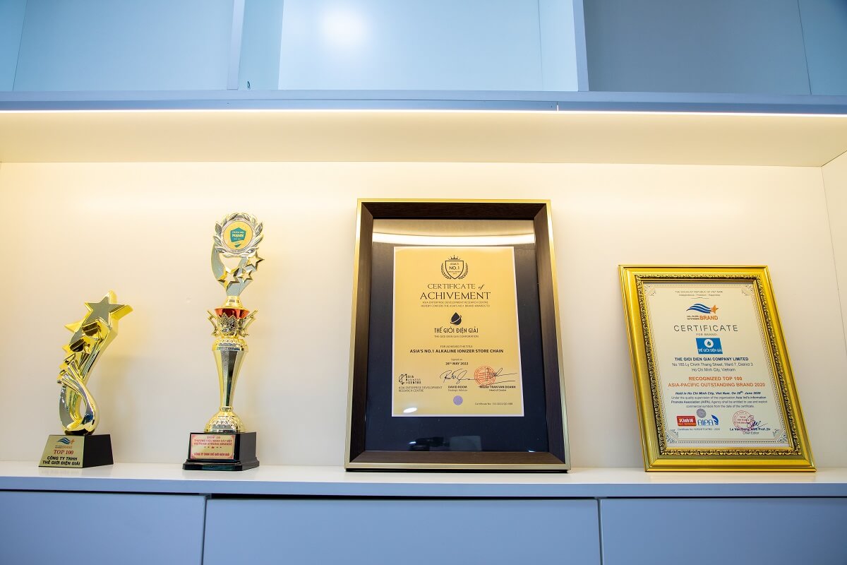 Thế Giới Điện Giải nhận giải thưởng Asia's No.1 alkaline ionizer store chain