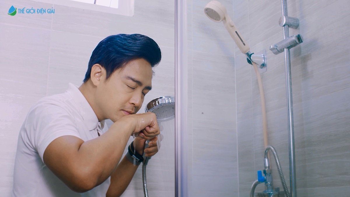 Bí quyết để luôn tươi trẻ, tràn đầy năng lượng của diễn viên Thanh Duy chính là máy tắm Onsen Fuji Smart JP Pro