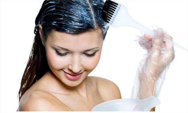 Nước ion axit yếu pH 5.5 – 6.0 giúp loại bỏ tác hại của các hóa chất lên tóc