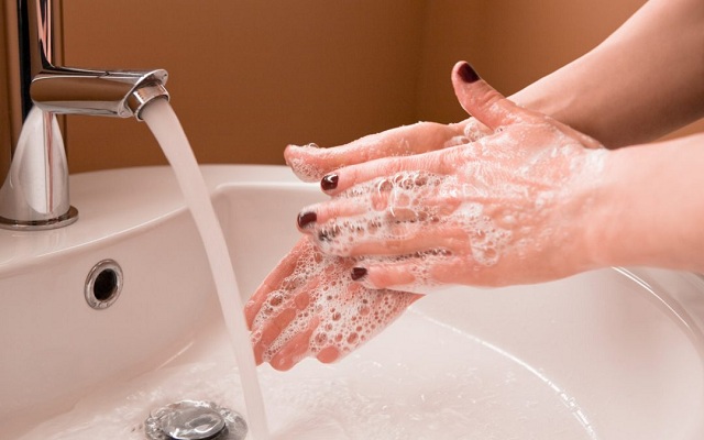 Rửa tay không đúng cách gây nguy hại gì?