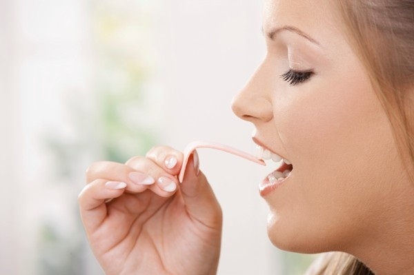 sâu răng do ăn kẹo cao su
