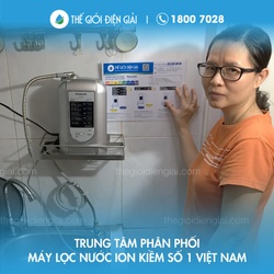 Chị Đan Quận Phú Nhuận TP Hồ Chí Minh lắp máy lọc nước ion kiềm Panasonic TK-AS45 chính hãng