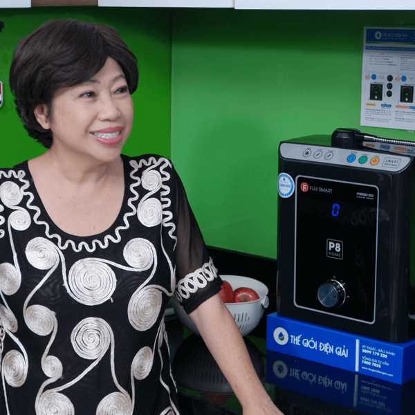 Nghệ sĩ Phi Phụng tin chọn máy lọc nước iON kiềm Fuji Smart P8 Home